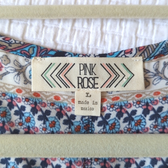 Womens Patterned Lightweight Tank Top with Back Slit Detail - Picture 2 of 6